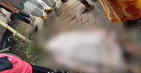 খুলনায় গ্যাস সিলিন্ডারবোঝাই ট্রাকের চাপায় দুইজন নিহত