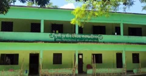 ১০ বছরের শিক্ষার্থীকে পিটিয়ে বস্তায় ভরে ছাদে ফেলে রাখলেন শিক্ষক, এলাকায় চরম ক্ষোভ