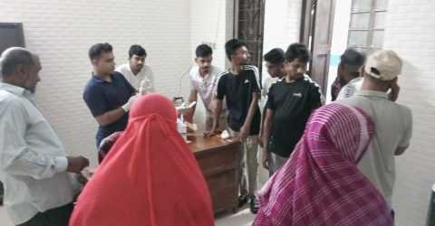 নড়াইলে পাগলা কুকুরের কামড়ে শিশুসহ ১০ জন আহত
