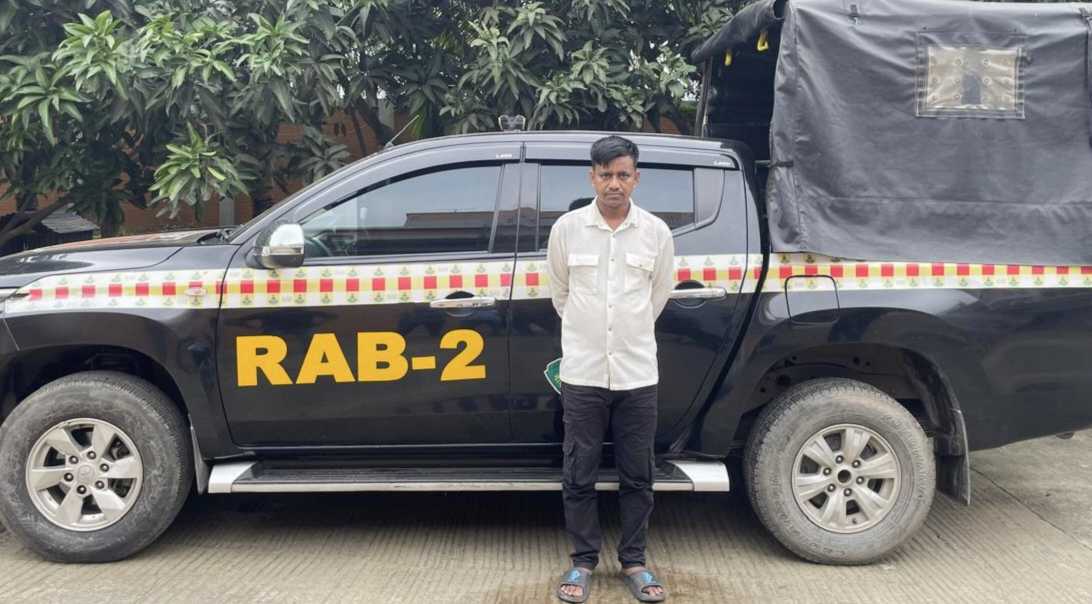 নড়াইলের লোহাগড়ায় কিশোর গ্যাং ‘কব্জিকাটা’র টুন্ডা বাবু গ্রেপ্তার
