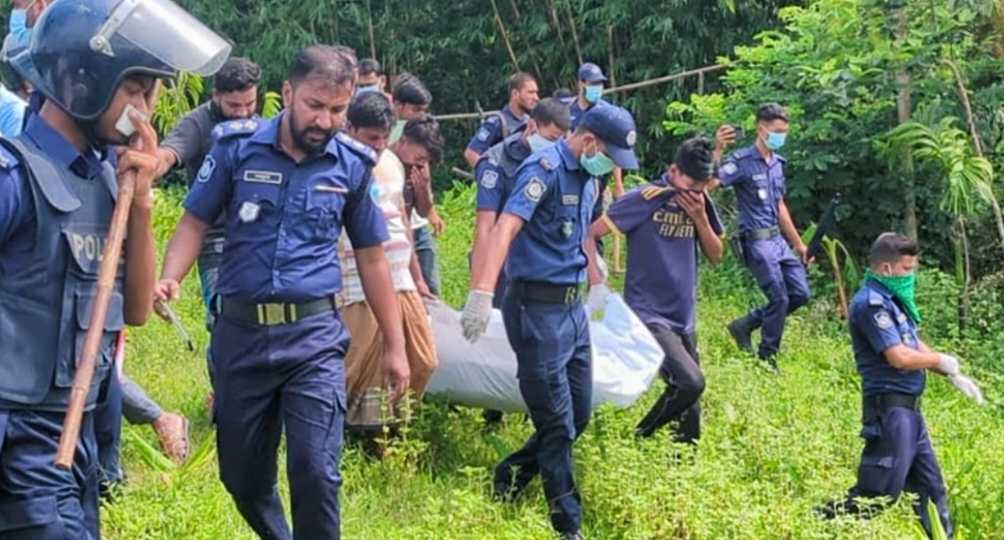 ঝোপে পুঁতে রাখা ব্যবসায়ীর বস্তাবন্দি দ্বিখণ্ডিত মরদেহ উদ্ধার: সাবেক কর্মচারী ও তার স্ত্রী গ্রেপ্তার