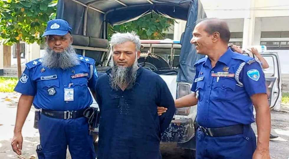 চাঁদপুরে খতিবকে হত্যাচেষ্টা: হামলাকারী বিল্লাল জেলহাজতে, শহরে প্রতিবাদ মিছিল