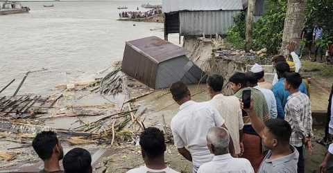 পদ্মা সেতু প্রকল্প রক্ষা বাঁধে ভয়াবহ ভাঙন, আতঙ্কে ৬০০ পরিবার