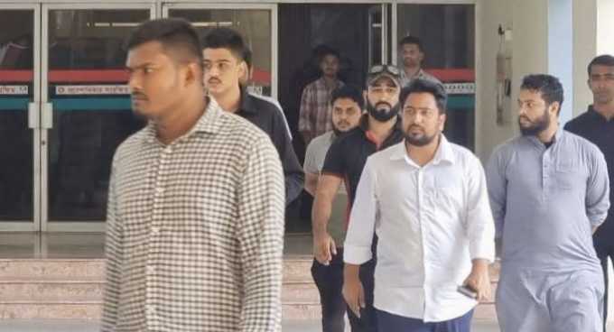 ফরিদপুরের উদ্দেশ্যে খুলনা ত্যাগ করলেন এনসিপি নেতারা