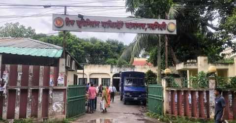 আদালতের কাঠগড়া থেকে পালালেন আসামি, নিরাপত্তা ব্যবস্থা নিয়ে প্রশ্ন