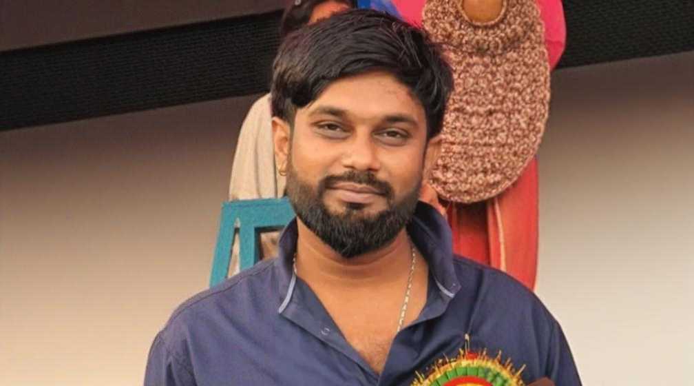 ইন্টারনেট ও ডিস ব্যবসায়ীকে গুলি ও কুপিয়ে হত্যা