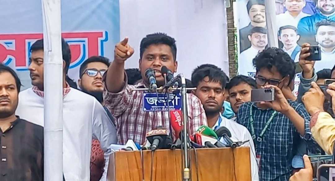 আ.লীগের ব্যবসাগুলো কারা চালায়, আমরা জানি : হাসনাত