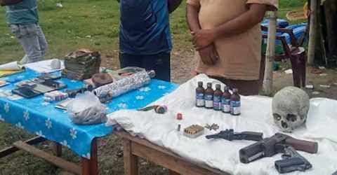 অস্ত্র, ইয়াবা ও মাথার খুলি উদ্ধার সেনাবাহিনীর অভিযানে আটক তিনজন 