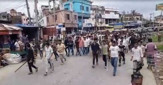 গোপালগঞ্জের পর এবার কক্সবাজারের চকরিয়ায় এনসিপি’র পথসভা মঞ্চে ভাঙচুরের অভিযোগ