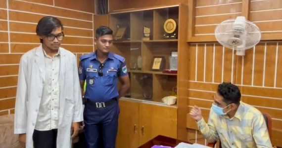 যশোর জেনারেল হাসপাতালে ভুয়া চিকিৎসক আটক